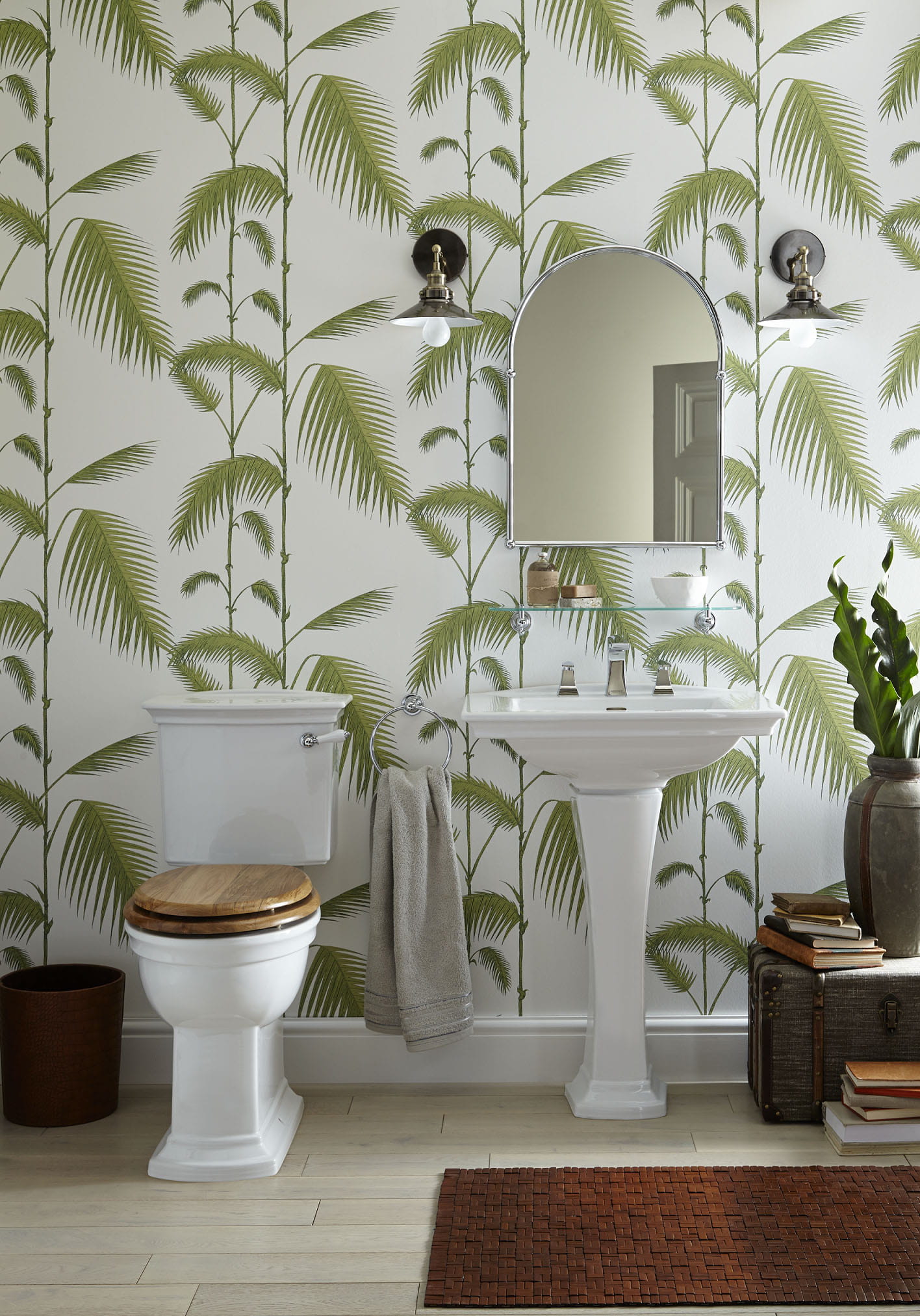 Blenheim suite with Palm Tree Wallpaper