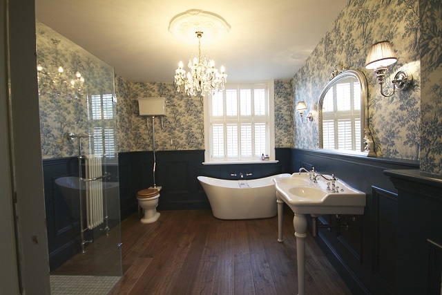 Victoria suite and Penhallam Acrylic Bath