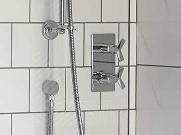hemsby-shower