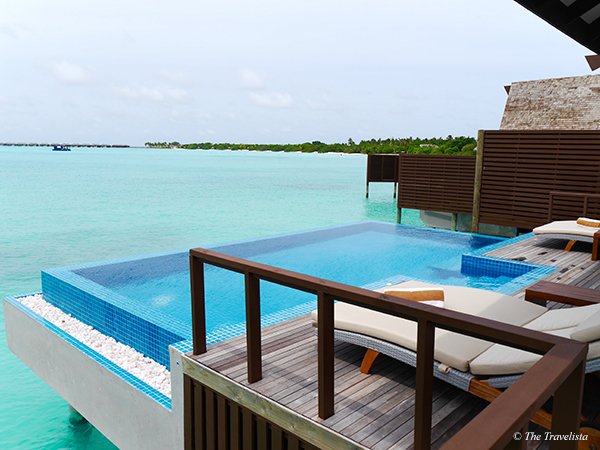 Maldives outdoor bathroom