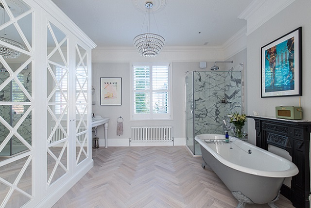 Laura Butler Madden bathroom with Buckingham cast iron bath