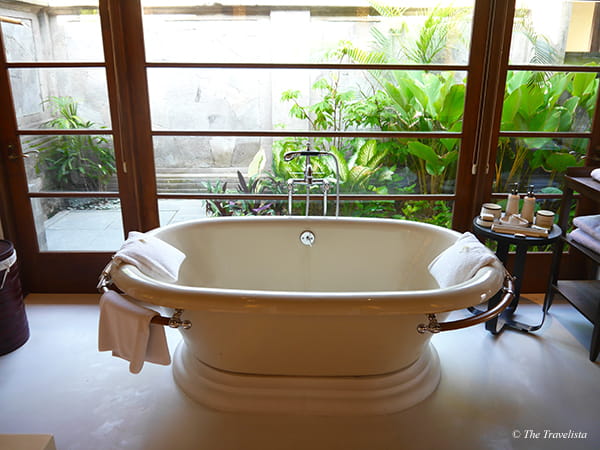 Travelista holiday bathroom